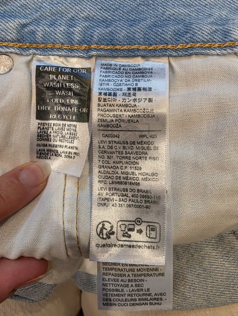 Levi's 501 Original Distressed Denim Cutoff Shorts Light Wash W31 - Picture 4 of 6
